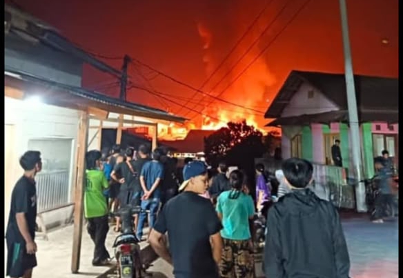 Kebakaran Hebat di Kampung Ciguha, Rumah Warga Ludes Dilalap Api Kebakaran Hebat di Kampung Ciguha, Rumah Warga Ludes Dilalap Api