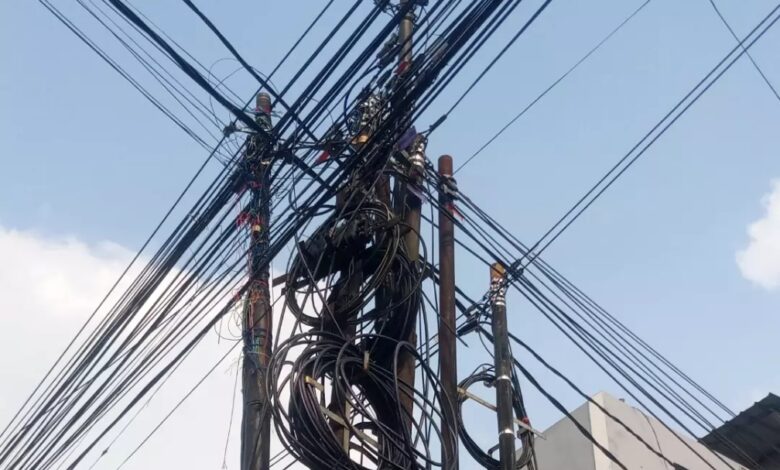 Kabel Semrawut Membentang di Bogor Barat, Aktivis Desak Penertiban dan Audit Perizinan Jaringan Kabel Semrawut Membentang di Bogor Barat, Aktivis Desak Penertiban dan Audit Perizinan Jaringan