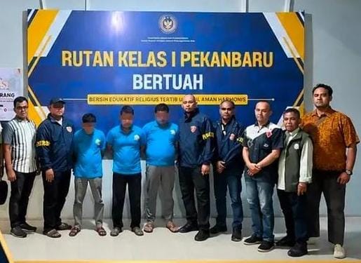 Tim Gabungan Bareskrim Polri Ciduk 3 Pelaku Tindak Pidana Kehutanan di SM Bukit Rimbang Bukit Baling Tim Gabungan Bareskrim Polri Ciduk 3 Pelaku Tindak Pidana Kehutanan di SM Bukit Rimbang Bukit Baling