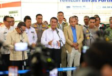Mentan Amran Ungkap 25 Merek Beras Fortifikasi Diduga Bermasalah, Ditarik dan Diproses Hukum Mentan Amran Ungkap 25 Merek Beras Fortifikasi Diduga Bermasalah, Ditarik dan Diproses Hukum