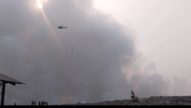 Helikopter TNI AU Dikerahkan Padamkan Kebakaran di TPA Galuga Helikopter TNI AU Dikerahkan Padamkan Kebakaran di TPA Galuga