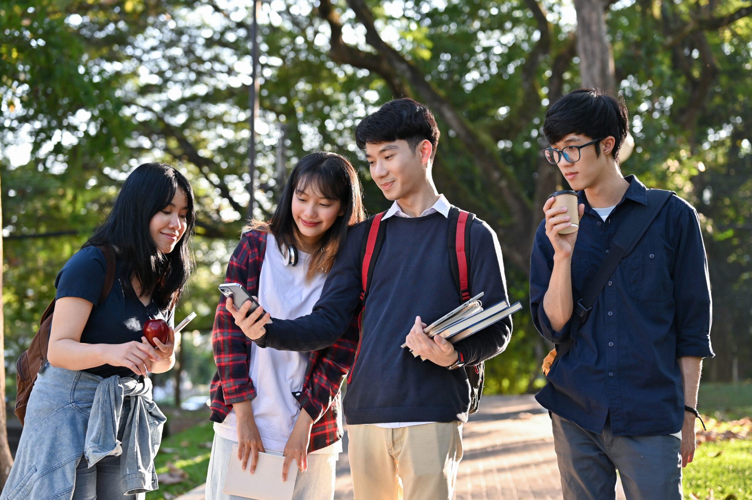 Cara Gen Z Bangun Bisnis Cuan Cuma Modal Smartphone Saja!