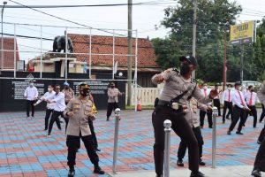Siswa Diktuk Bintara Polri T.A. 2021 SPN Polda Jabar di Polres Majalengka Laksanakan Olah Raga Senam Bersama IMG 20211208 WA0088