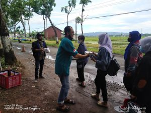 Komunitas NASUHA Bersinergi Dengan Media Bayangkara Nusantara, Dalam Pembagi Nasi Box di Sempor - Kebumen IMG 20211210 WA0078