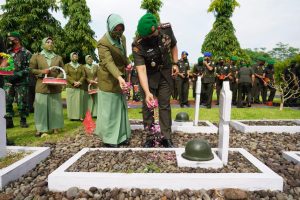 Korem 071/Wijayakusuma Ziarah ke TMP Tanjung Nirwana, Dalam Memperingati Hari Juang TNI AD Tahun 2021 IMG 20211214 WA0049