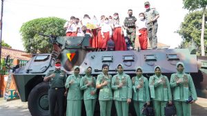 Korem 061/Sk Launching Vaksinasi Anak Usia 6-11 Tahun, Dimerahkan Keliling Naik Panser Anoa Sekitar Kota Bogor IMG 20211217 WA0004