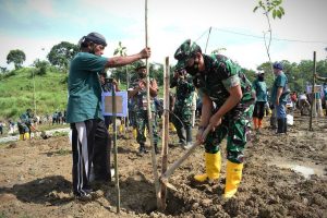 Peringati Hari Menanam Pohon Nasional, Korem 071/Wijayakusuma Mendukung Penghijauan di Banyumas IMG 20211217 WA0196