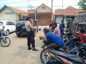Polres Majalengka: Sat Sampta Polsek Jatiwangi Imbau Warga Untuk Patuhi Prokes IMG 20211221 WA0039