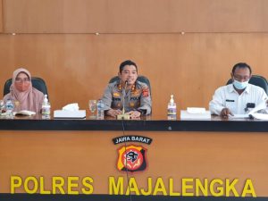 Polres Majalengka, Dinkes, dan Disdukcapil Gelar Kegiatan Singkronisasi Data Vaksinasi WhatsApp Image 2021 12 23 at 06.04.35 800x600 1