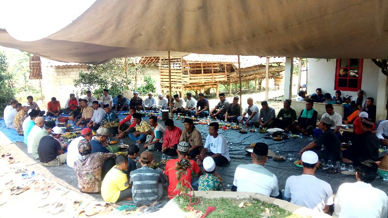 Sesepuh Kampung Wangun Jaya Desa Ciaruteun Ilir Gelar Upacara Adat Sedekah Bumi Sesepuh Kampung Wangun Jaya Desa Ciaruteun Ilir Gelar Upacara Adat Sedekah Bumi