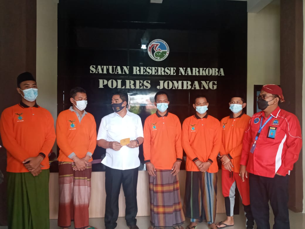 Pasien penyalahguna Napza yang telah selesai menjalani Rehabilitasi di PP AJIB di serahkan kepada Keluarga.