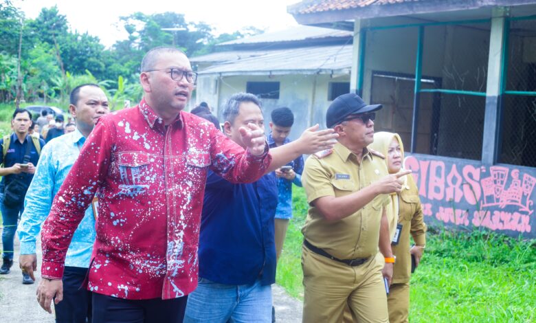 Denny Mulyadi Dampingi Sekjen Kemensos Tinjau Lokasi Sekolah Rakyat di Rancamaya Denny Mulyadi Dampingi Sekjen Kemensos Tinjau Lokasi Sekolah Rakyat di Rancamaya