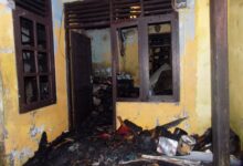 Tiga Rumah Warga di Kampung Cisarua Purasari Ludes Terbakar, Warga Padamkan Api Secara Gotong Royong Tiga Rumah Warga di Kampung Cisarua Purasari Ludes Terbakar, Warga Padamkan Api Secara Gotong Royong