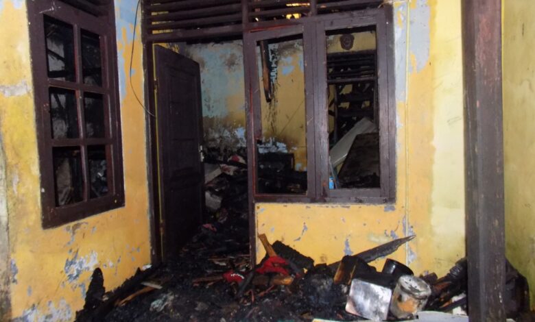 Tiga Rumah Warga di Kampung Cisarua Purasari Ludes Terbakar, Warga Padamkan Api Secara Gotong Royong