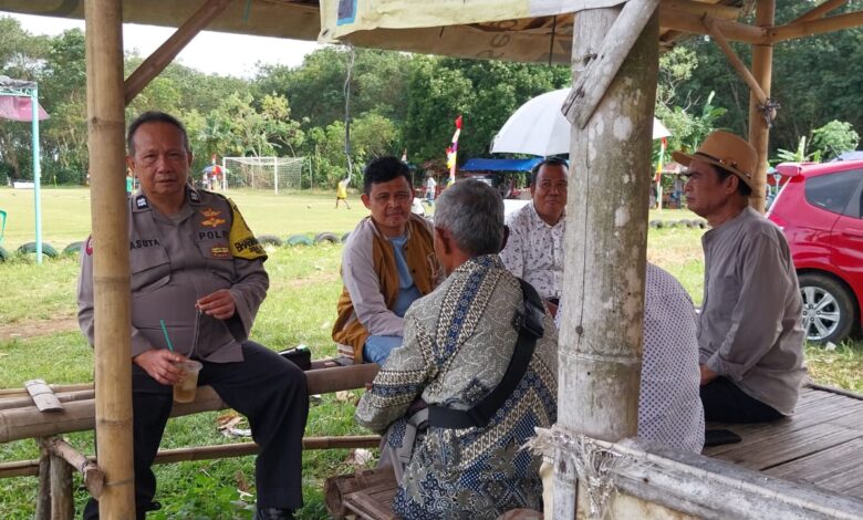 Polsek Rumpin Polres Bogor, bhabinkamtibmas Desa Mekarsari Sambang Warga dan Berikan Imbauan Kamtibmas Polsek Rumpin Polres Bogor, bhabinkamtibmas Desa Mekarsari Sambang Warga dan Berikan Imbauan Kamtibmas