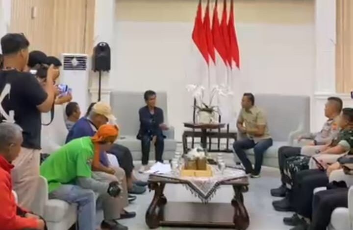 Audiensi Sopir Angkot dan Pemkot Bogor Capai Sejumlah Kesepakatan, Razia Dihentikan Sementara Audiensi Sopir Angkot dan Pemkot Bogor Capai Sejumlah Kesepakatan, Razia Dihentikan Sementara