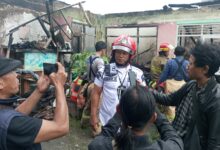 Si Jago Merah Lalap Tiga Rumah di Sukarapih Ciomas, Api Dipadamkan dalam 45 Menit Tanpa Korban Jiwa