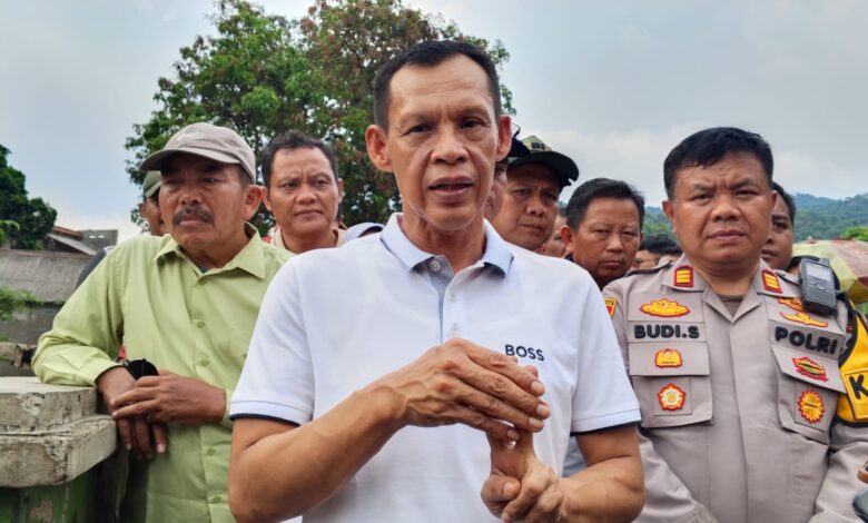 Jaro Ade Tinjau Langsung Jembatan Ambruk di Cigudeg, Warga Harap Percepatan Pembangunan