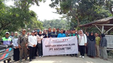 KNPI Jasinga dan FKJBP-FKBP Bogor Barat Salurkan Bantuan CSR Antam Pongkor untuk Korban Banjir Desa Pangaur