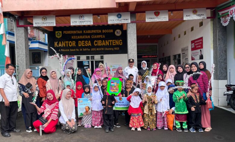 Siswa PAUD Al-Madinah Kunjungi Desa Cibanteng, Peringati Hari Kartini dengan Busana Adat