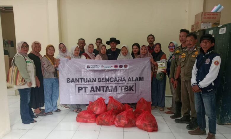 Karang Taruna Cigudeg Bersinergi dengan CSR ANTAM Pongkor Bantu Korban Banjir