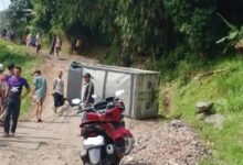 Drainase Buruk Perparah Jalan Rusak di Nanggung, Kecelakaan Terus Berulang