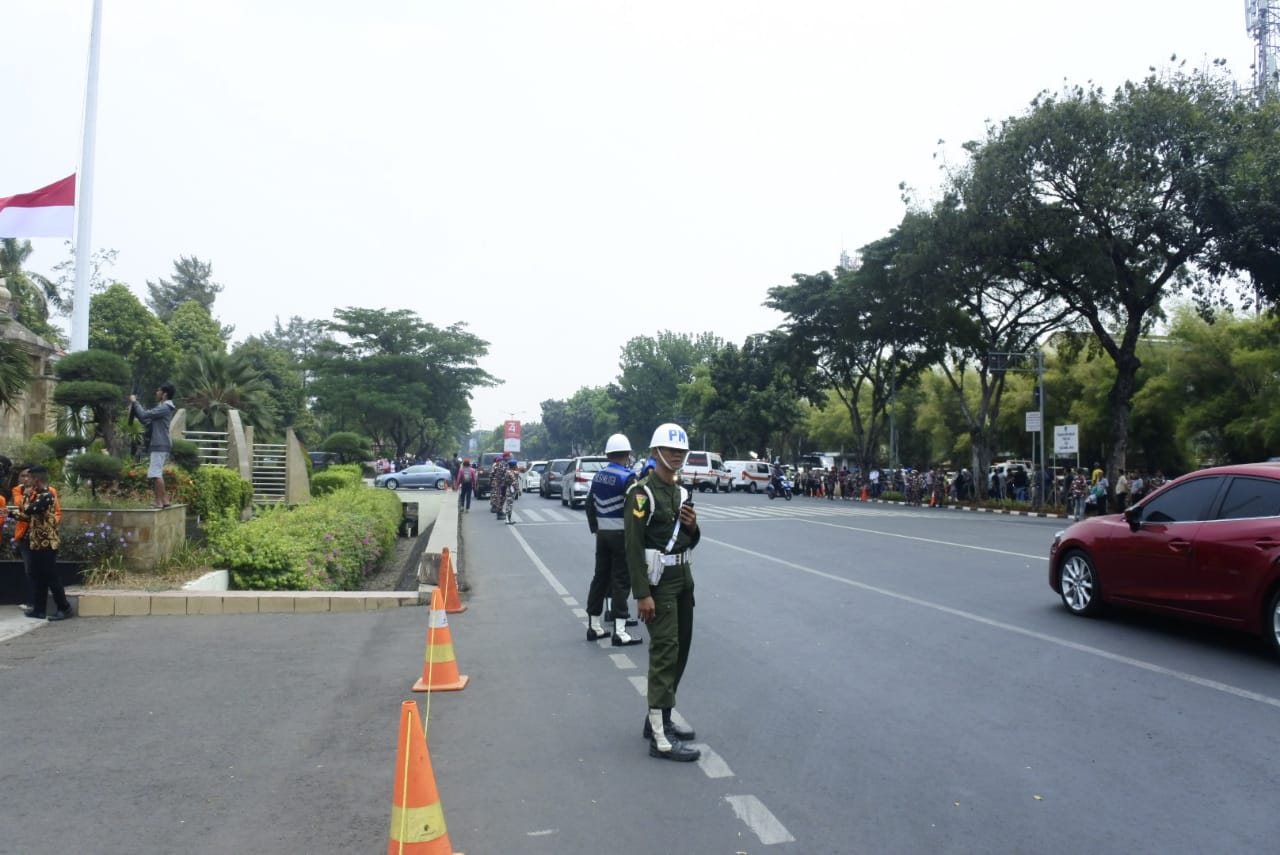 Arus lalu lintas Jalan TMP Kalibata usai proses pemakaman BJ Habibie1