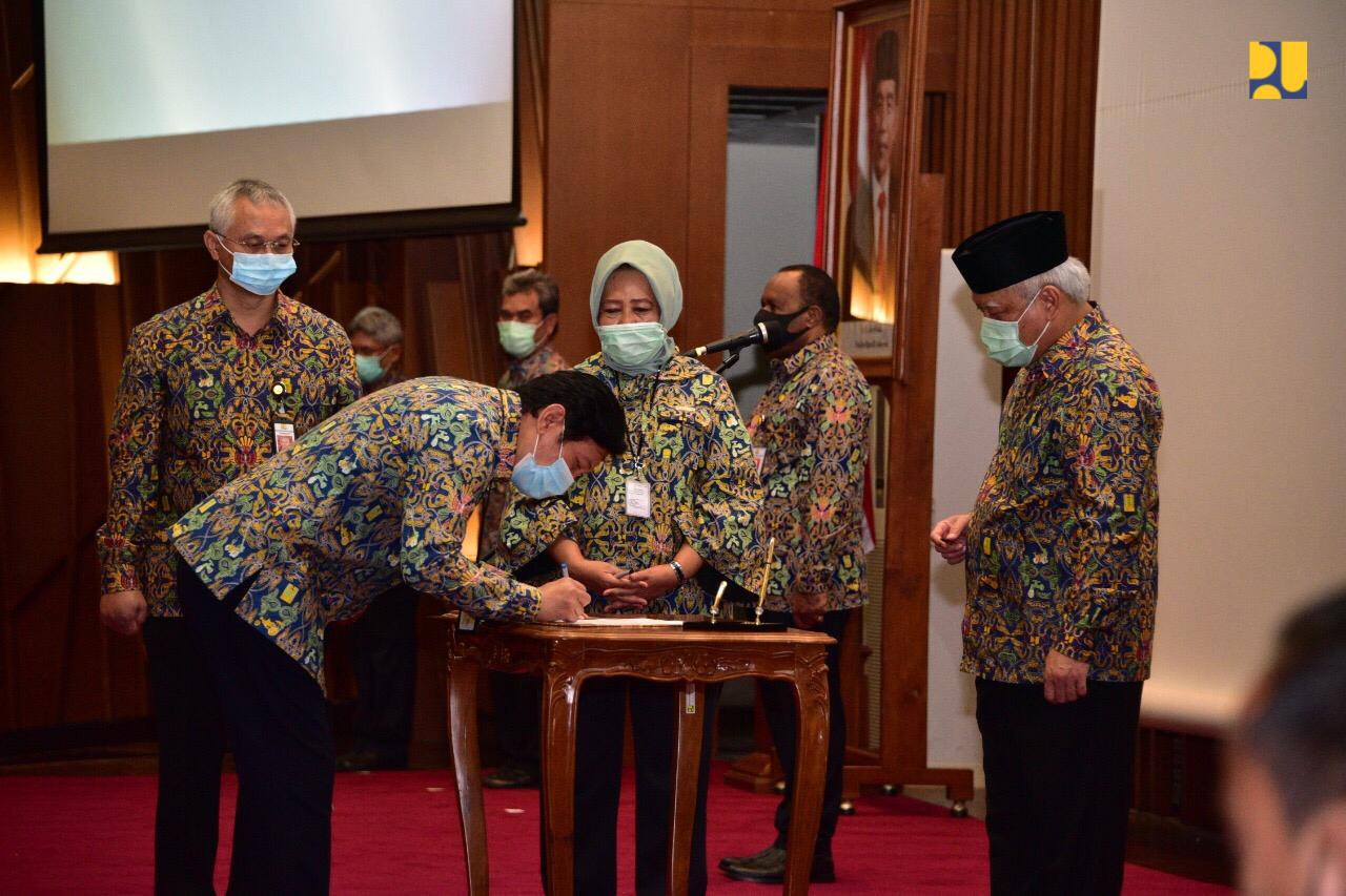 Menteri Basuki Lantik 98 Pejabat Tinggi Pratama di Lingkungan Kementerian PUPR 86759c5e 7c4d 4eb2 8ab7 9ce0f06b9134 1