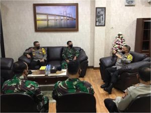 Perkuat Sinergitas TNI-Polri, Kapolda Maluku Terima Kunjungan Silaturahmi Danlantmal IX Ambon klan1