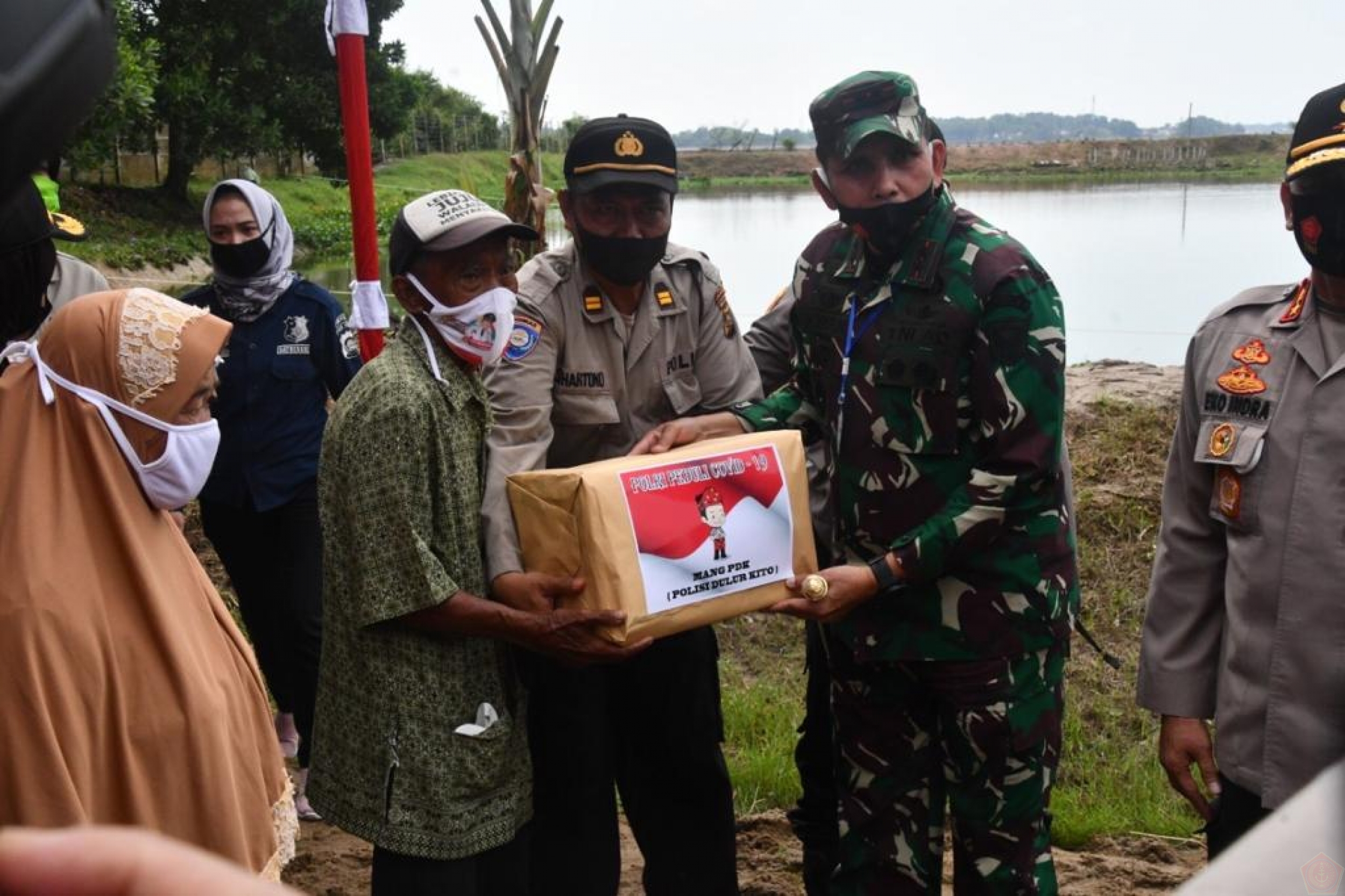 Pangdam II /Sriwijaya Dan Kapolda Sumsel Ikuti Kegiatan Vicon Launching Kampung Tangguh dengan Panglima TNI Dan Kapolri 7641f3ecbd7b75a3d8e67e3a48295435