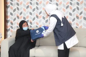 Menaker Sambut Kepulangan PMI Etty yang Lolos Hukuman Mati di Arab Saudi UkezGtdRzqe9Z5H0ETOsw6nbAhnbYMGVk8cNnSb2