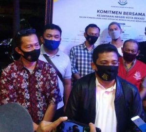 Setelah Buron Delapan Tahun Kejari Bekasi Berhasil Tangkap DPO Kasus Korupsi abks