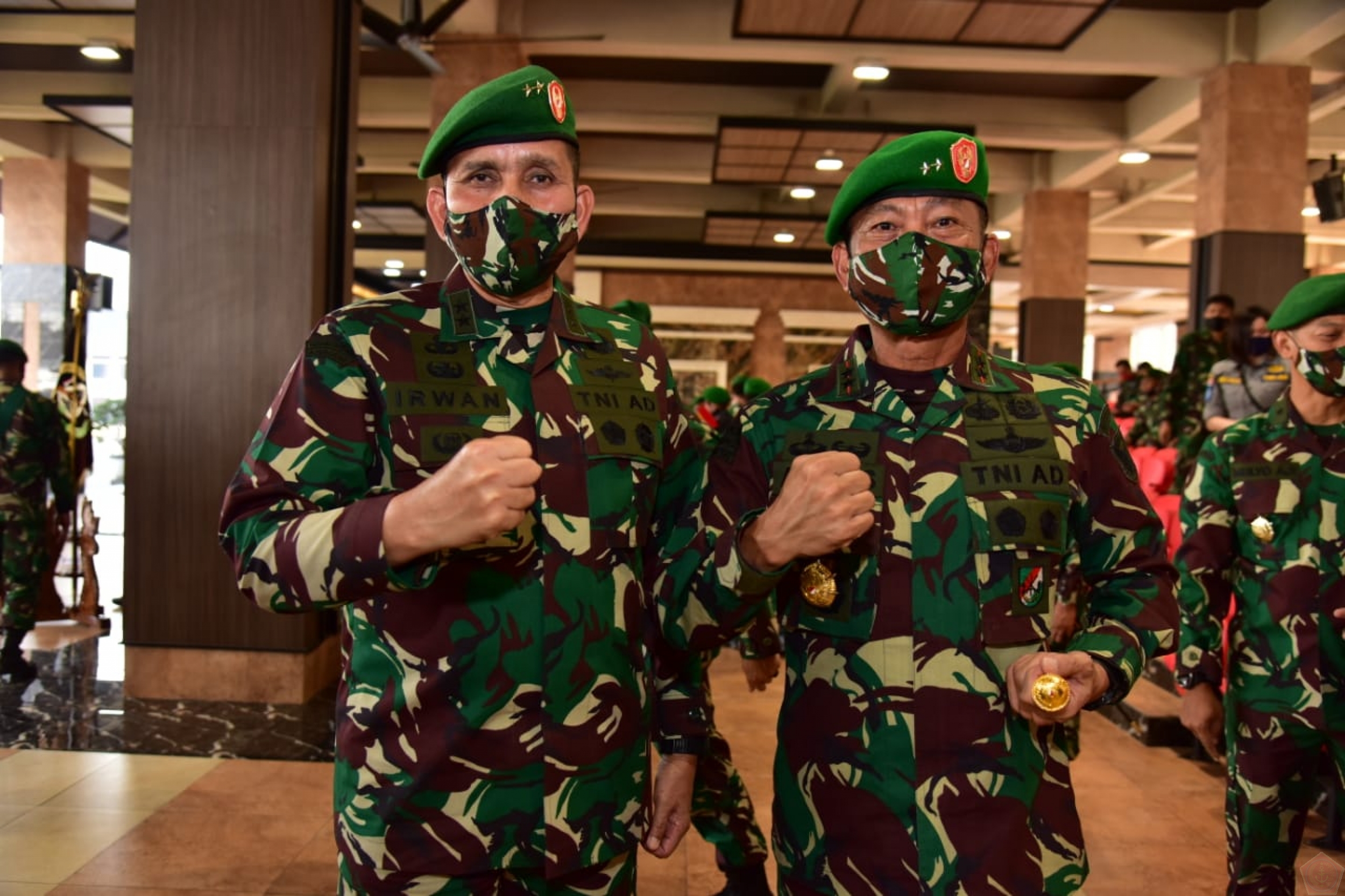 cd11da47b45f0e1b0dad42fd3a746a28 1