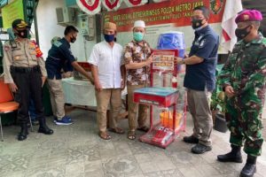 Ditreskrimsus Polda Metro Jaya Bagikan 500 Ribu Masker Cegah Penyebaran Covid – 19 08C4878C E63A 41FB A8AA CD7DAC1DE2CD