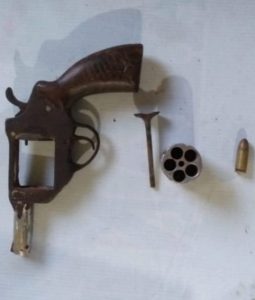 Tersangka Kepemilikan Senpi Ilegal Diciduk Reskrim Polsek Lala 20201103 145233