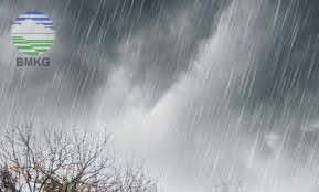 BMKG Minta Masyarakat Waspada, Potensi Hujan Lebat Disertai Kilat/Petir dan Angin Kencang Sepekan Mendatang hujan