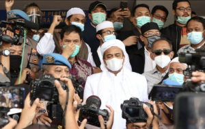 Rizieq Shihab Resmi Ditahan di Rutan Polda Metro Jaya Jepretan Layar 2020 12 13 pada 00.49.08 1024x640 1