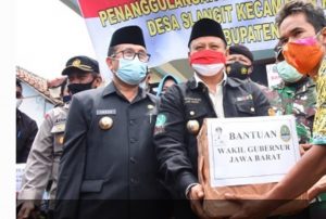 Wagub Jabar Serahkan Bantuan Bagi Warga Terdampak Angin Puting Beliung 20210108 162533