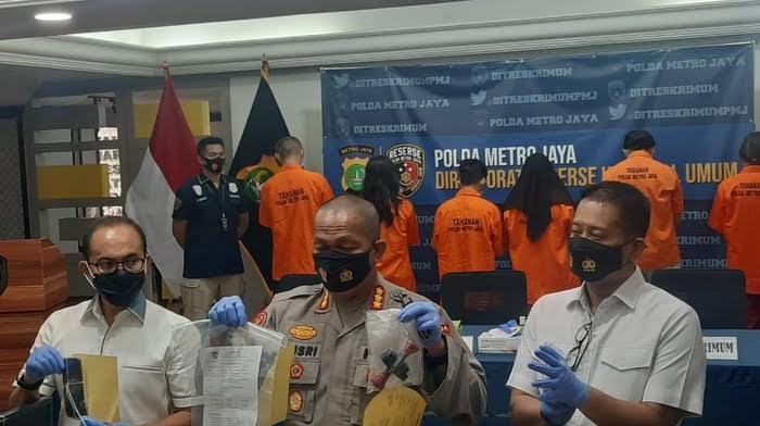 6B450F4F FA78 4D14 97D4 461F9D49F1AC