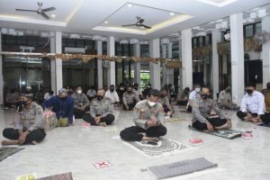 Polda Kalsel Gelar Peringatan Isra’ Mi’raj Nabi Besar Muhammad SAW 1442 H, Tingkatkan Disiplin Guna Mewujudkan Polri Yang Presisi e48488aa ba8a 49ac 8577 d2197eca3c2b 1024x682 1