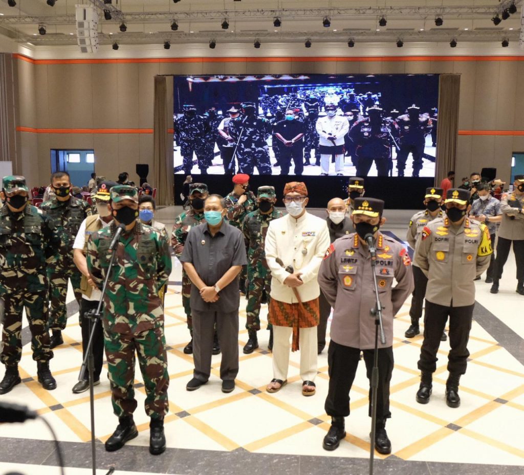 Panglima TNI dan Kapolri di Bandung www.humas .polri .go .id 1024x929 1