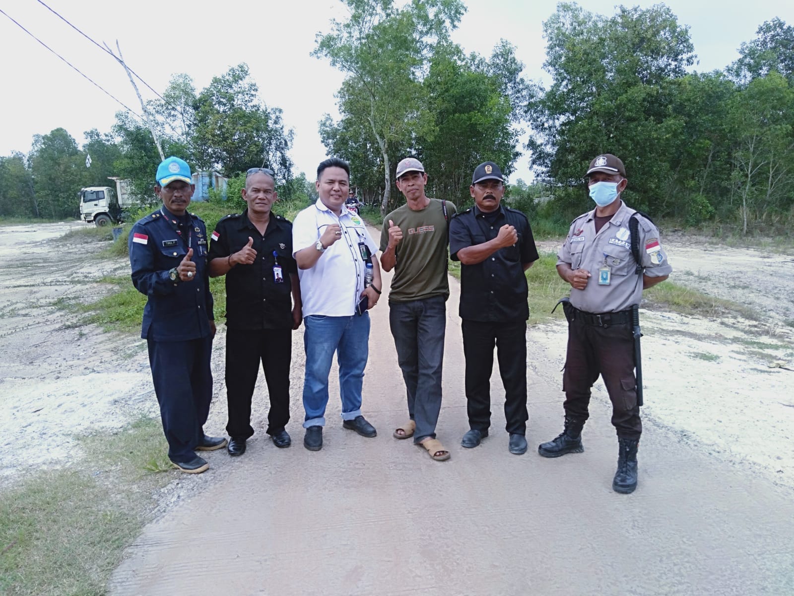 Ahli waris Keluarga Anta Saih Pasang Plang yang di Klaim oleh fihak Modernland di kampung Bontit Tangerang modernland