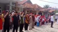 Warga Sayar bersama TTKKBI DPC Kecamatan Taktakan Gelar Upacara HUT RI Ke-79