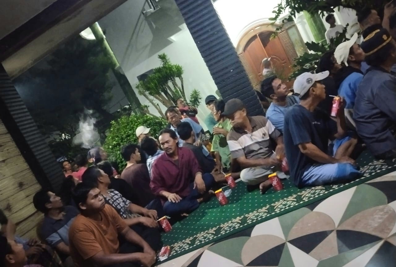 Gegara Uang Kompensasi: Warga Pasirandu Ramai-Ramai Geruduk Ketua Panblok