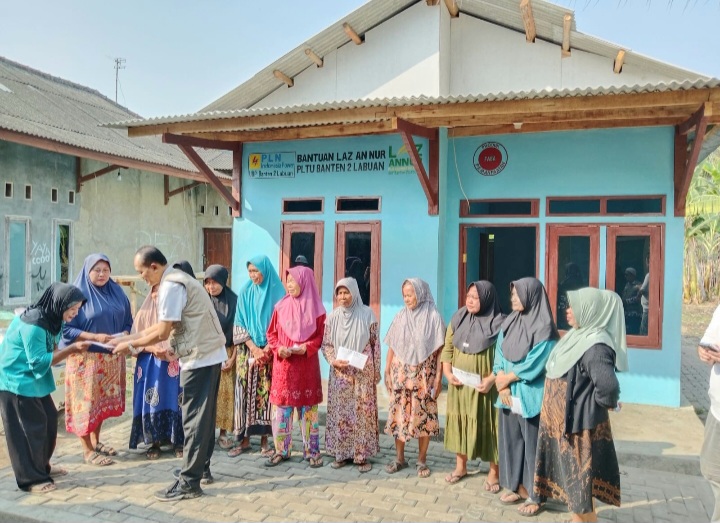 PLTU BANTEN 2 LABUAN Salurkan Bantuan 1 Unit Rumah Untuk Warga Desa Cigondang