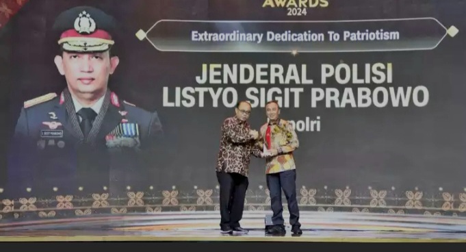 Screenshot_20240816_150930_Samsung Internet Sebuah Penghargaan Extraordinary Dedication of Patriotism Diberikan Kepada Kapolri Listyo Sigit Prabowo