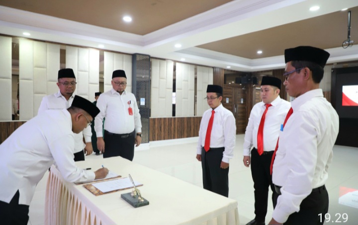 Screenshot_20240822_114635_WhatsApp Kakanwil BPN Banten Mengambil Sumpah Penilai Pertanahan, Apa itu Penilai Pertanahan dan Tugasnya