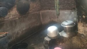 Tinggal di Rumah Nyaris Hancur: Ibu Asmariah yang Lansia Mengharapkan Bantuan Dari Pemerintah Tinggal di Rumah Nyaris Hancur: Ibu Asmariah yang Lansia Mengharapkan Bantuan Dari Pemerintah