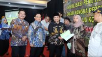 Serahkan Sertipikat PTSL dan Sertipikat Aset Pemerintah Kota Serang Kakanwil BPN Banten: Program PTSL ini Nyata