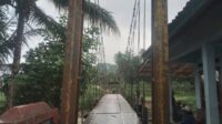 Pembangunan Jembatan Gantung di Kecamatan Lewidamar Diduga Langgar KIP